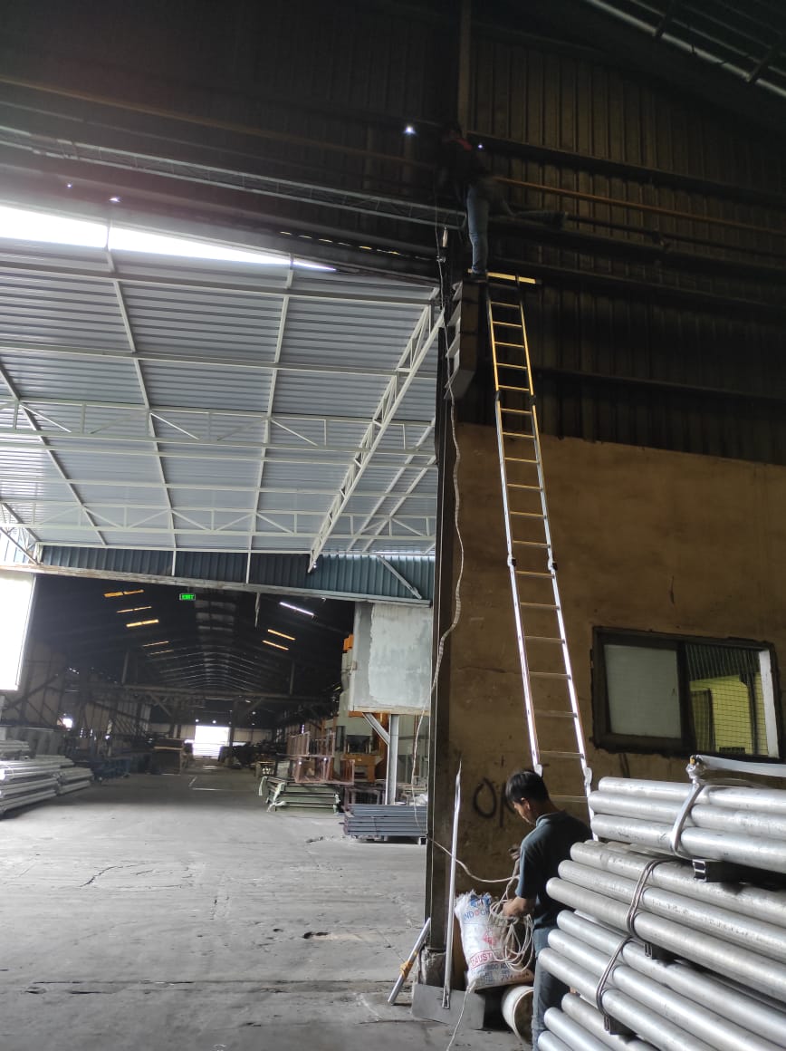 Deskripsi proyek